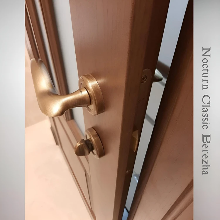 Межкомнатные двери из массива ясеня Nocturn Classic