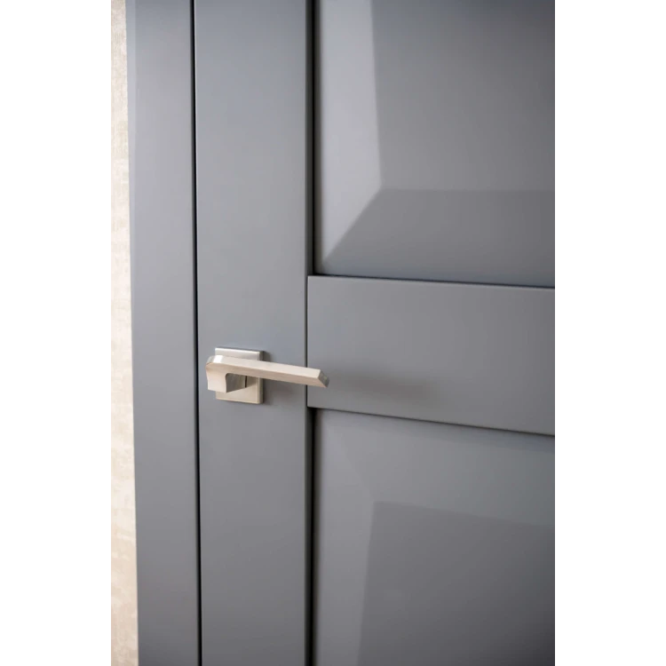 Міжкімнатні двері з масиву вільхи Novara Gray Neoclassic