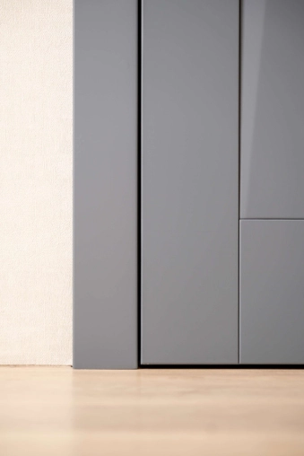 Міжкімнатні двері з масиву вільхи Novara Gray Neoclassic