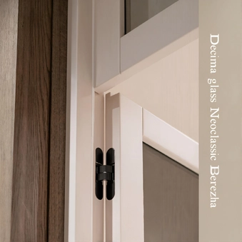 Двері з фрамугою з масиву ясеня Decima glass Neoclassic