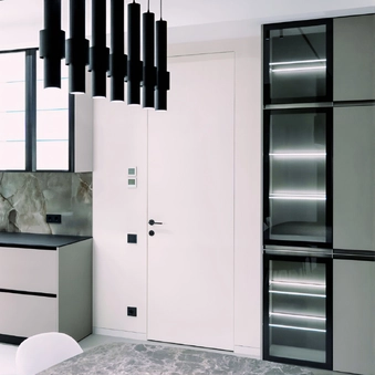 Скрытые двери Doorway 52 Inside Грунтованные · Торец AL Серебро
